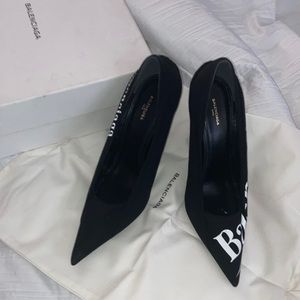 Balenciaga campaign pumps